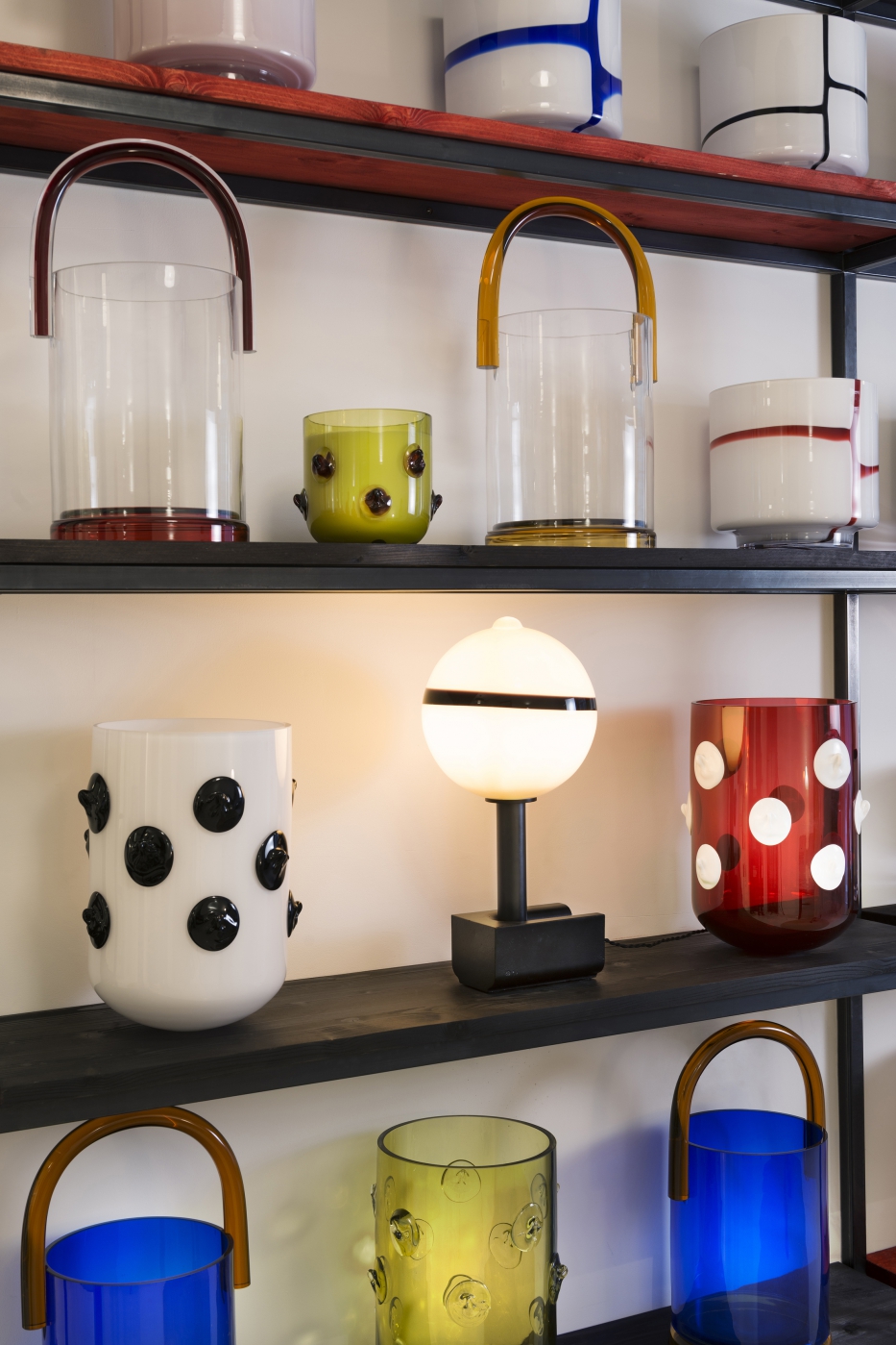 Diff&eacute;rents vases, Lampe Sph&egrave;re
